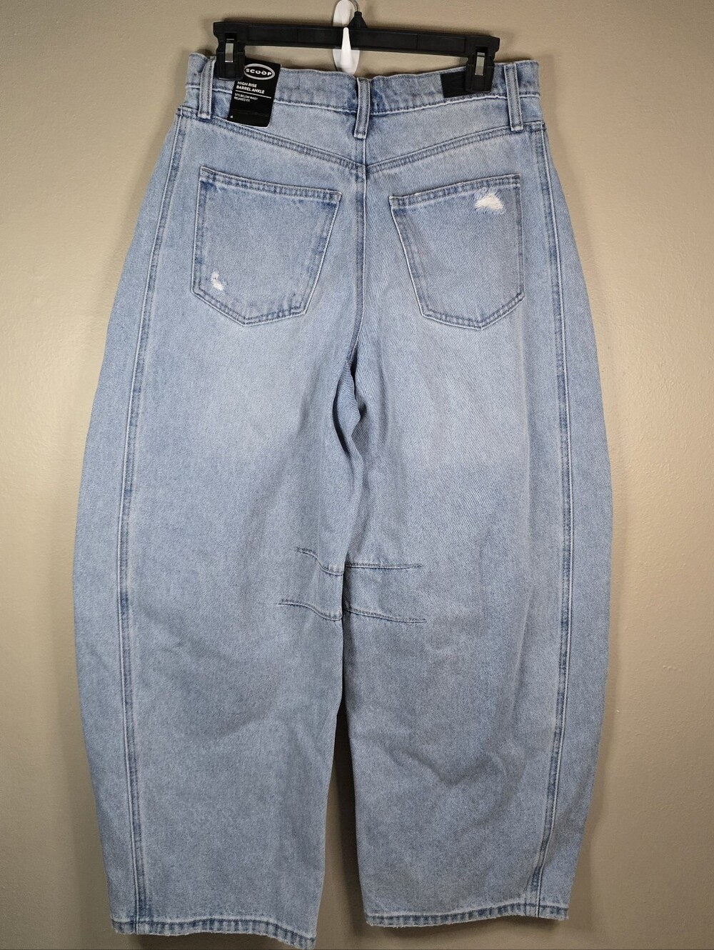 Scoop High-Rise Baggy Ankle Barrel Jeans Distressed Details Light Wash - Picture 7 of 14